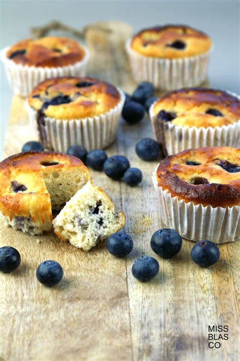 Fotografía de muffins de requesón y arándanos 