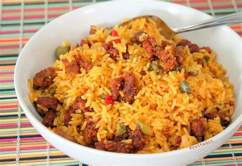 Plato de arroz con longaniza y queso