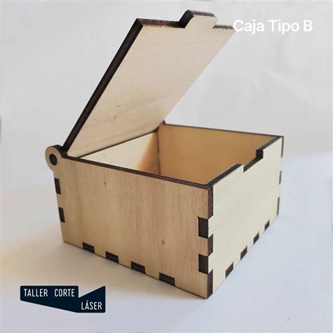 Barra de chocolate To'ak en su caja de madera con accesorios