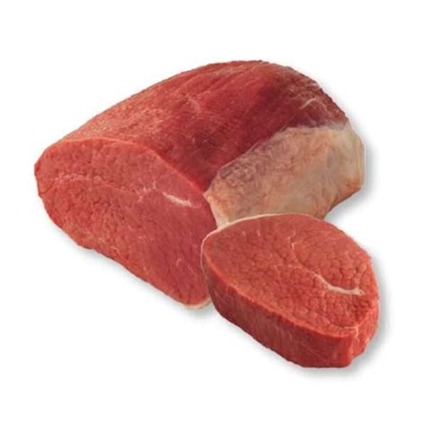 Corte de carne muchacho redondo crudo junto a trozos de papelón