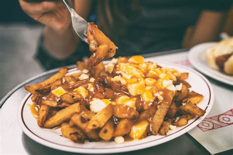 Plato de poutine de Quebec