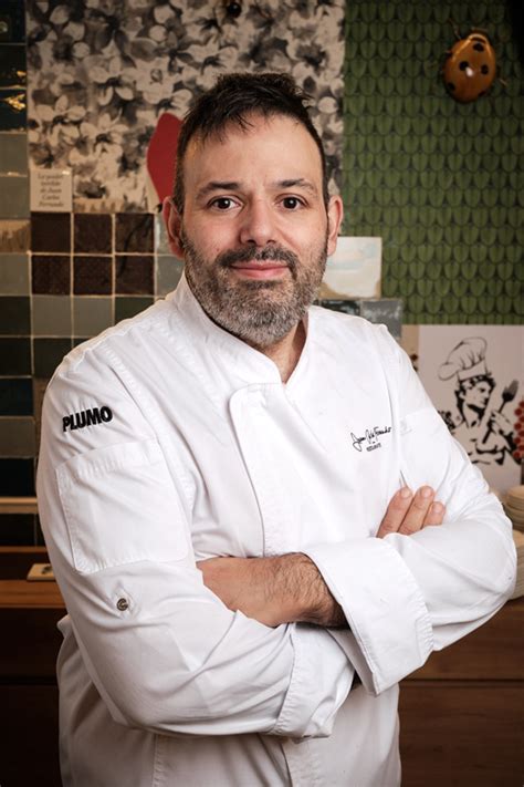 Retrato del Chef Juan Carlos Delgado en la cocina