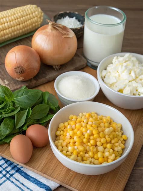 Ingredientes clave para la preparación del pastel de choclo: maíz, carne, cebolla, albahaca