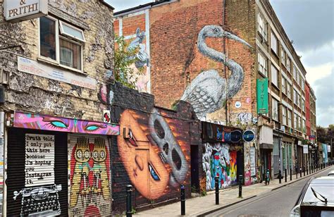 Graffiti y murales dinámicos en Brick Lane, Shoreditch, Londres