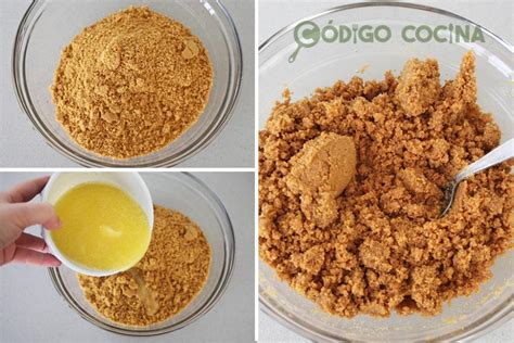 Esquema paso a paso de una base de galletas trituradas mezcladas con mantequilla compactadas en un molde circular.
