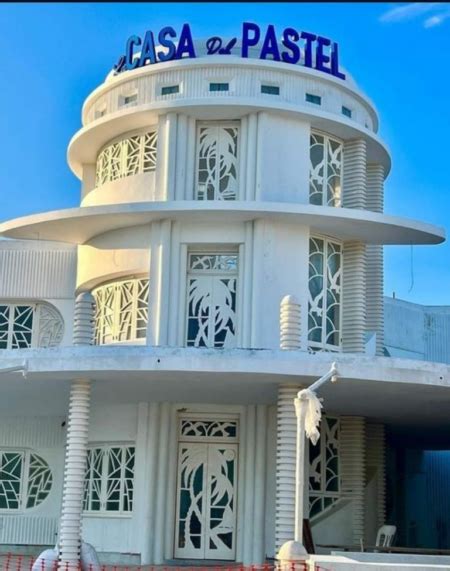 Foto aérea o de fachada de La Casa del Pastel en Puerto Progreso, destacando su forma circular