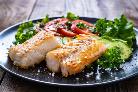 Esquema de preparación de pescado al microondas con vegetales frescos