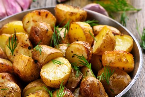 Foto de papas horneadas al romero, cortesía de INIA