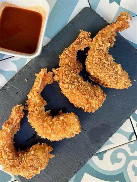 Collage de imágenes mostrando los platos mencionados en las recetas con panko.