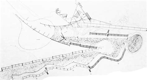 Esquema y secciones del Cementerio de Igualada mostrando la integración topográfica.