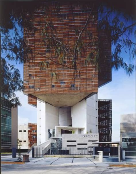 Fotografía arquitectónica de la Torre Cube I en Guadalajara.