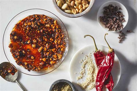 Esquema visual de los ingredientes básicos para una salsa rústica de tomate de alta calidad