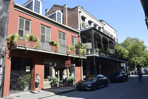 Fachada de Empanola en el Barrio Francés de Nueva Orleans