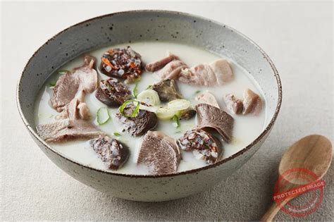 Fotografía de un plato de soondae coreano