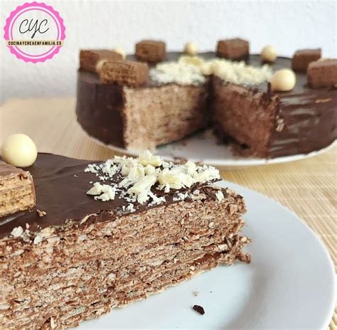 Montaje de fotos mostrando obleas en turrones, tartas decoradas y como relleno de postres