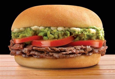 Foto: Sandwich de churrasco armado con tomate y palta