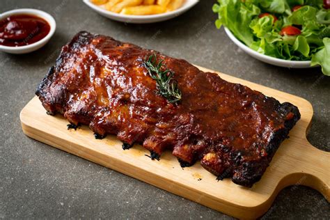 costillas de cerdo a la parrilla con salsa chipotle
