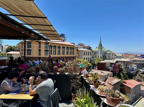 Fotografía de las casas escalonadas en los Cerros Alegre y Concepción