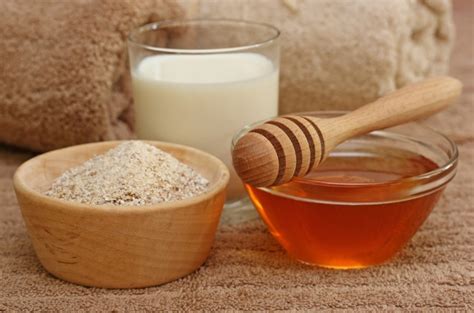 Ingredientes para mascarilla de avena y miel