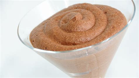 Mousse de chocolate clásica en copas individuales