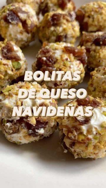 Bolitas de queso Philadelphia en una ensalada fresca