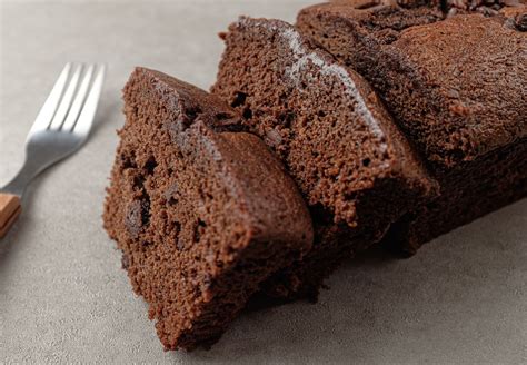 Esquema de la estructura del coulant: exterior esponjoso de bizcocho y núcleo central de chocolate líquido o salsa fundida.