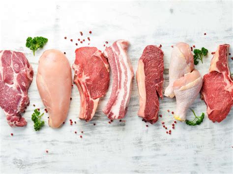 Infografía que muestra la combinación ideal entre tipos de carne (rojas, blancas, parrilla) y perfiles de sabor de salsas (intensas, frescas, agridulces).