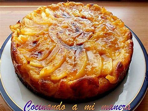 Infografía con los pasos clave de la receta de tarta de manzana y plátano