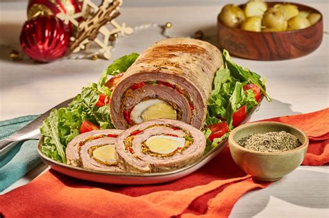 Disposición de ingredientes frescos para el relleno de matambre de cerdo