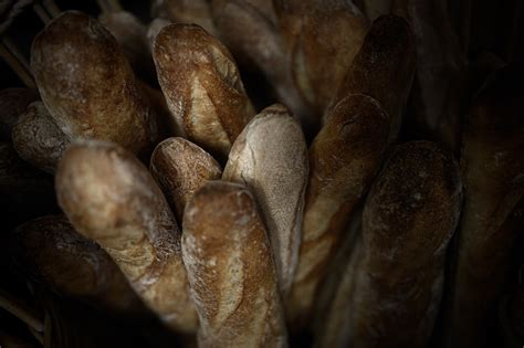 fotografía: selección de baguettes en una panadería