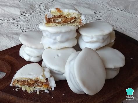 Infografía con la historia y características de los alfajores santafesinos