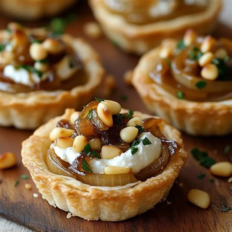 Foto de tartaletas saladas de queso de cabra con uvas asadas