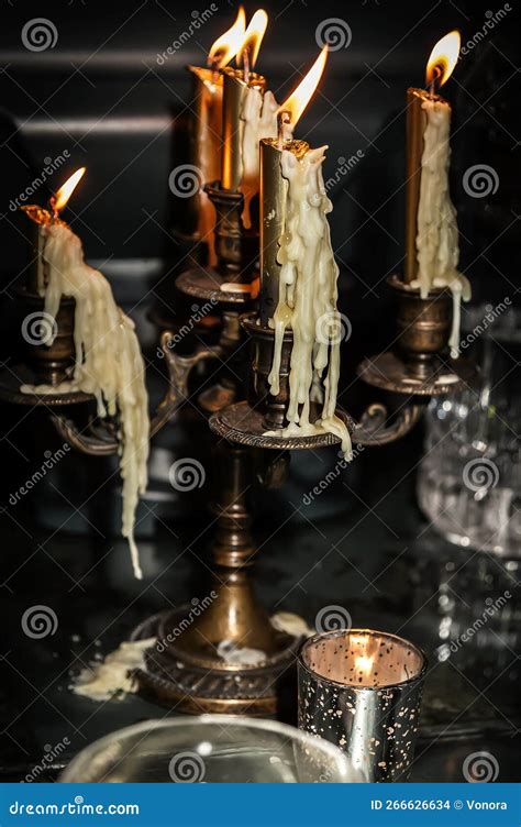 Esquema de limpieza de candelabros con cera