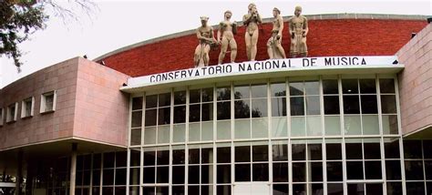 Fotografía o ilustración del Conservatorio Nacional Superior de Música de Lyon, institución clave en la formación del autor.