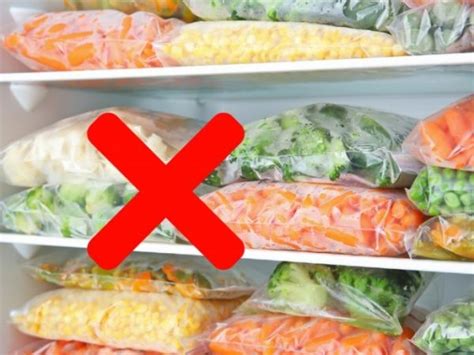 infografía detallando frutas y verduras que no se deben congelar