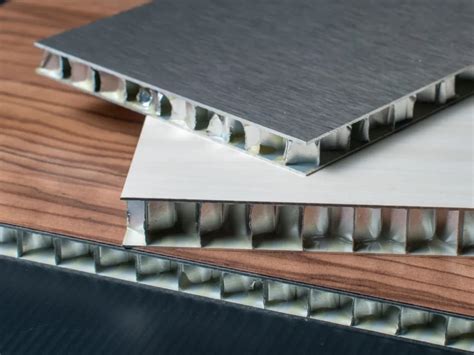 Corte transversal de un panel de nido de abeja de aluminio