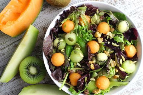 Foto: Ensalada colorida de melón, kiwi y semillas