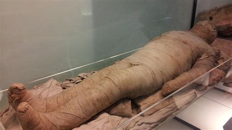 réplica de una momia Chinchorro en un museo