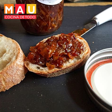 Mermelada de tocino con pan rústico
