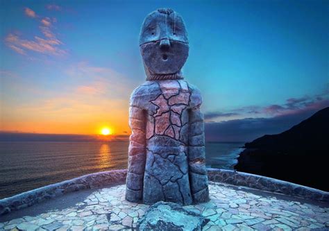 Escultura monumental de la cultura Chinchorro en Caleta Camarones.