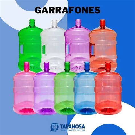 Garrafones de agua de 20 litros en un ambiente de oficina