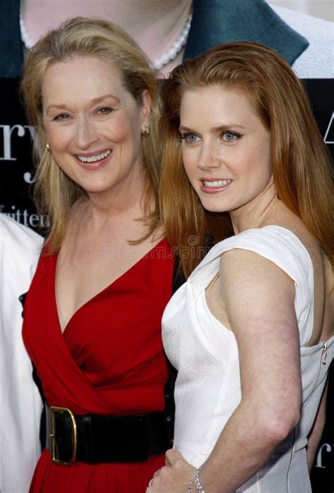 Fotografía de Meryl Streep y Amy Adams juntas en una escena de la película.