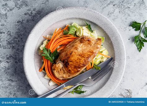 fotografía de un plato de pechuga de oca