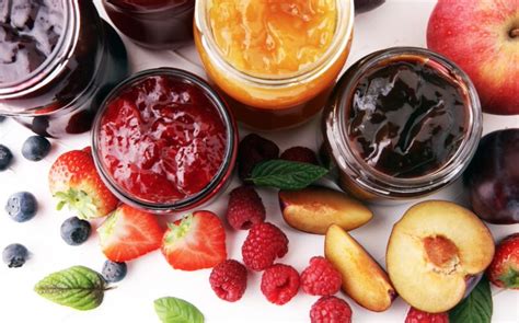 Esquema comparativo de las texturas y contenidos de fruta en mermeladas, confituras y jaleas según la normativa vigente.