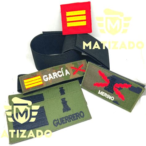 Ejemplo de galletas militares bordadas y de PVC con velcro