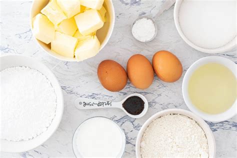 Infografía detallando los ingredientes y proporciones para los cupcakes de mojito.