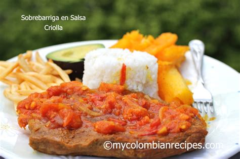 Esquema visual de los pasos para cocinar la sobrebarriga y preparar la salsa criolla
