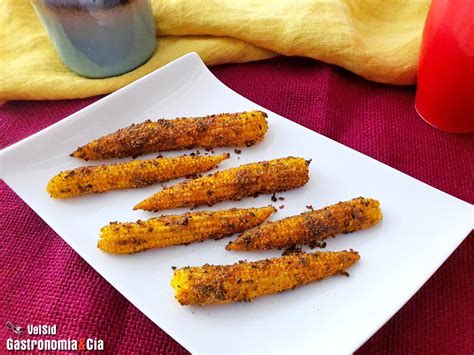 Ensalada con mini mazorcas de maíz en conserva