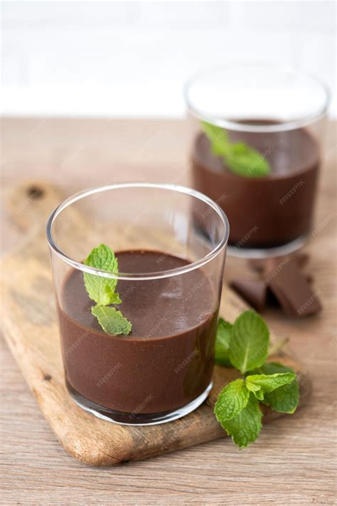 Foto: Postre de mousse de menta y chocolate en copa