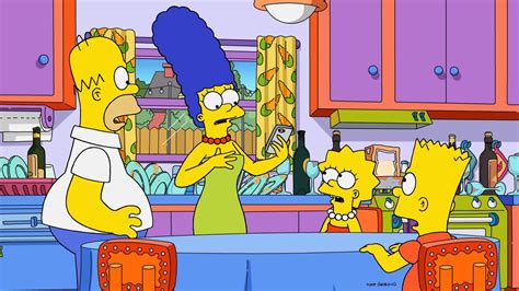 Ilustración de Marge Simpson en la cocina, rodeada de ingredientes y utensilios de cocina.